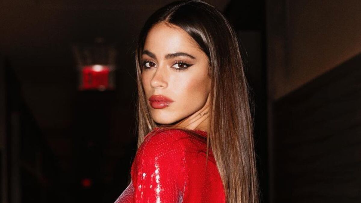 El video de Tini Stoessel bailando con la remera anudada que hipnotizó a Rodrigo de Paul