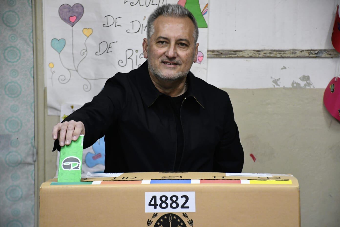 El candidato a gobernador por el peronismo emitió su voto