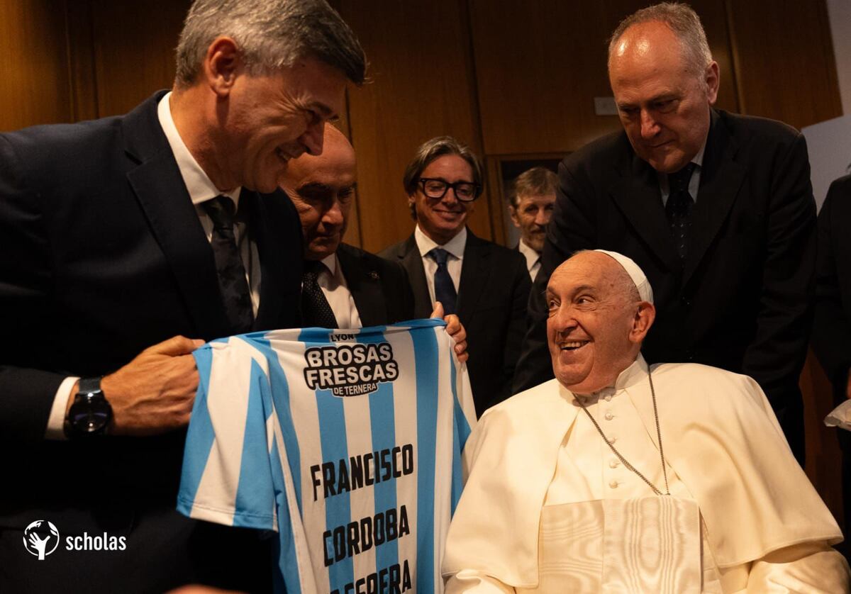 Talleres, Belgrano, Instituto y Racing le hicieron un regalo muy especial al Papa Francisco