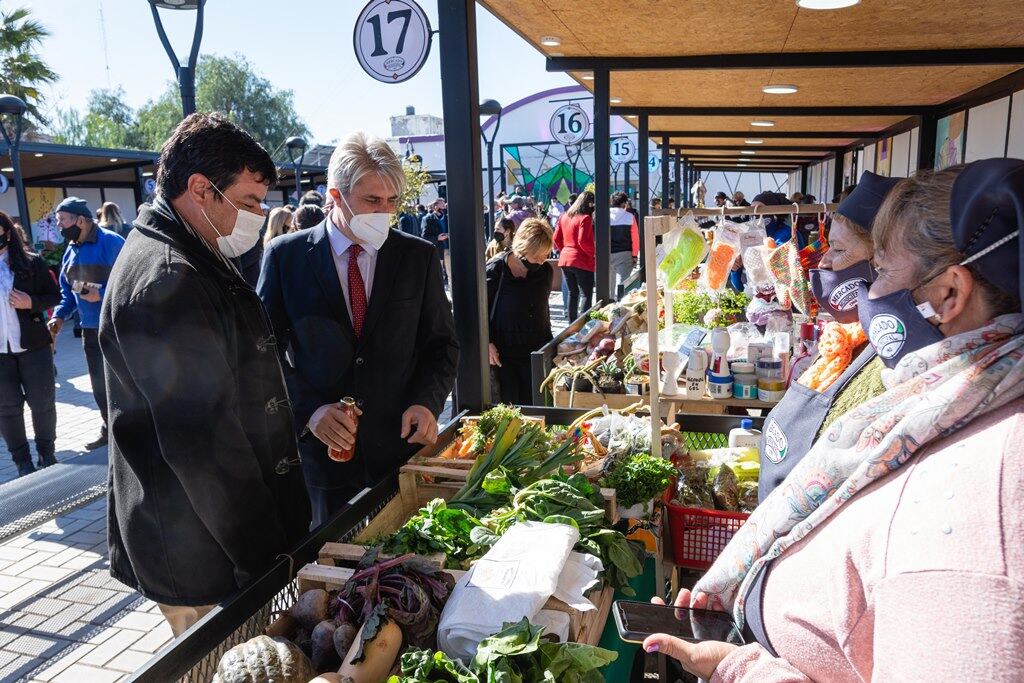 Inauguración del nuevo Mercado Municipal en el 107 aniversario de General Alvear. 