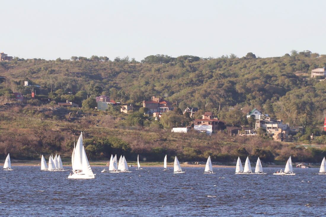  ID:6700893 Fin de semana largo. Turismo
competencia nacional de vela Villa Carlos Paz . Lago San Roque
Yanina Aguirre