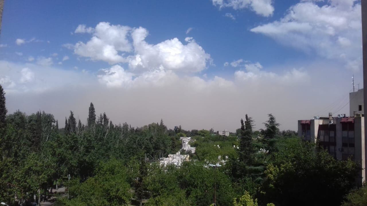 Así se veía el Gran Mendoza desde las alturas ayer. Foto: Twitter @maxiviale