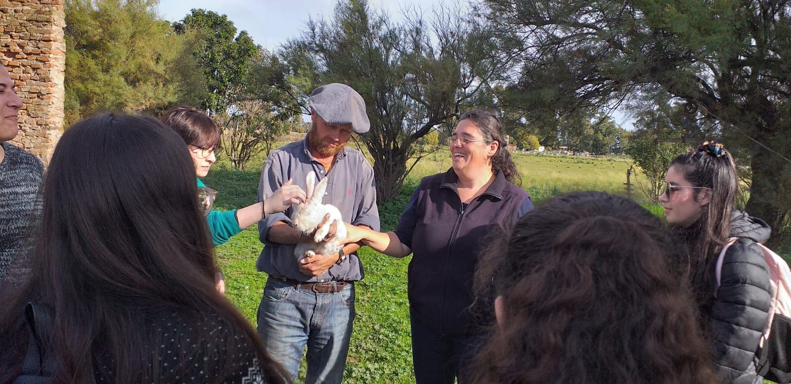 Alumnos de la Escuela Secundaria Nº 6 de Tres Arroyos visitaron la granja Educativa “El Hornero”