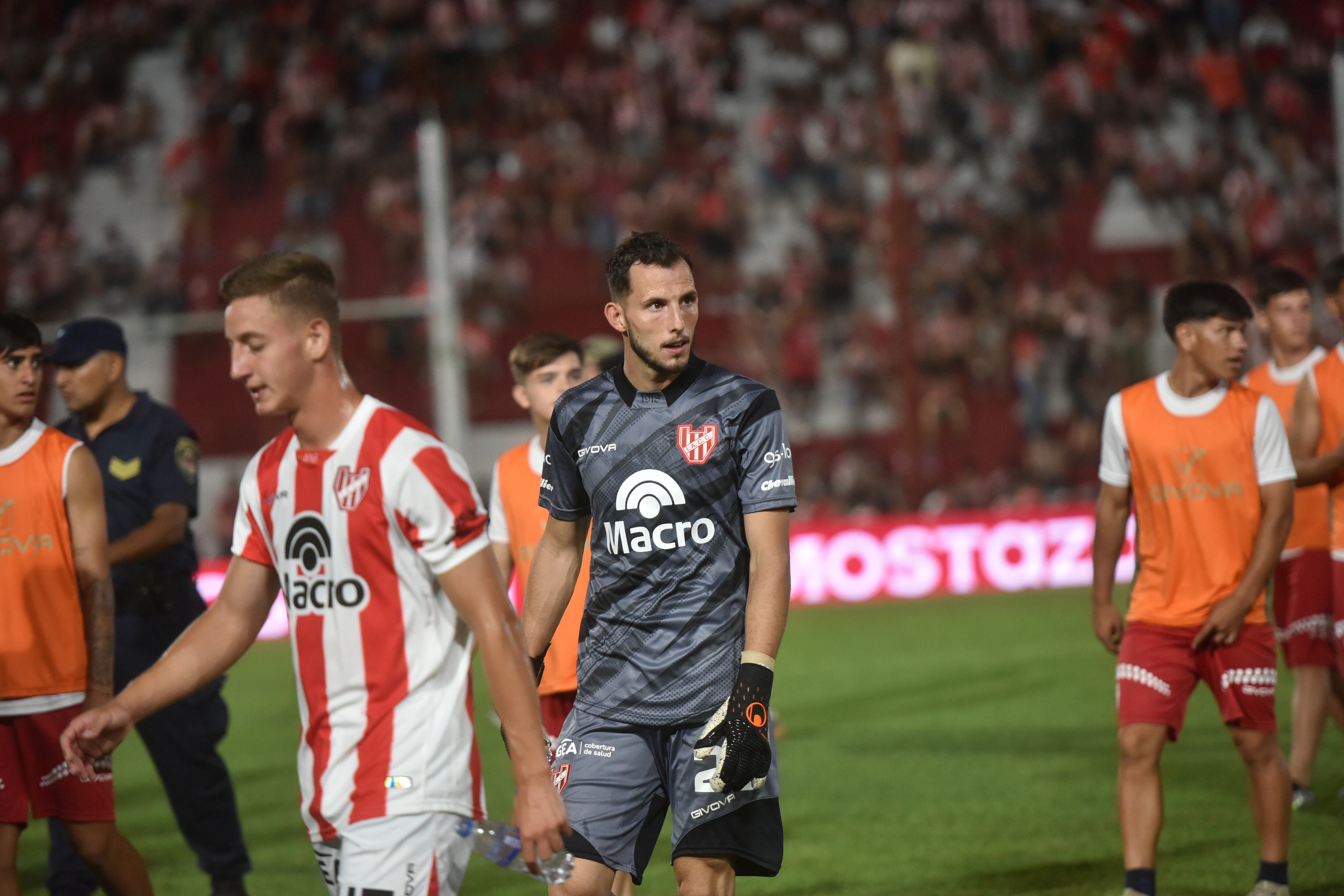 Instituto vs Riestra en la primera fecha de la Copa de la Liga Nacional de Futbol en Alta Córdoba