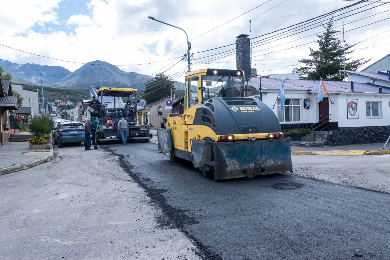 Trabajos de recuperación vial que lleva adelante la Municipalidad de Ushuaia.