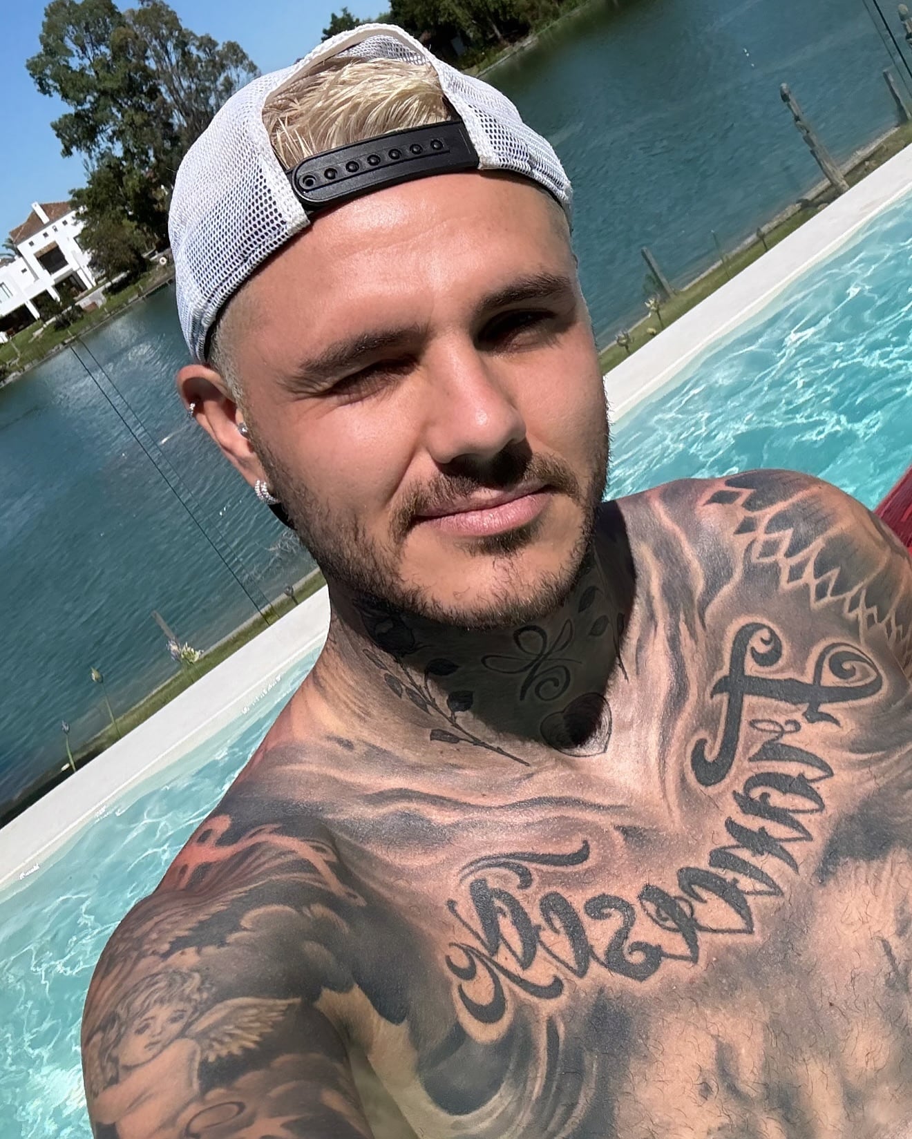 El exjugador de PSG e Inter de Milán pasó una tarde de verano soñada.