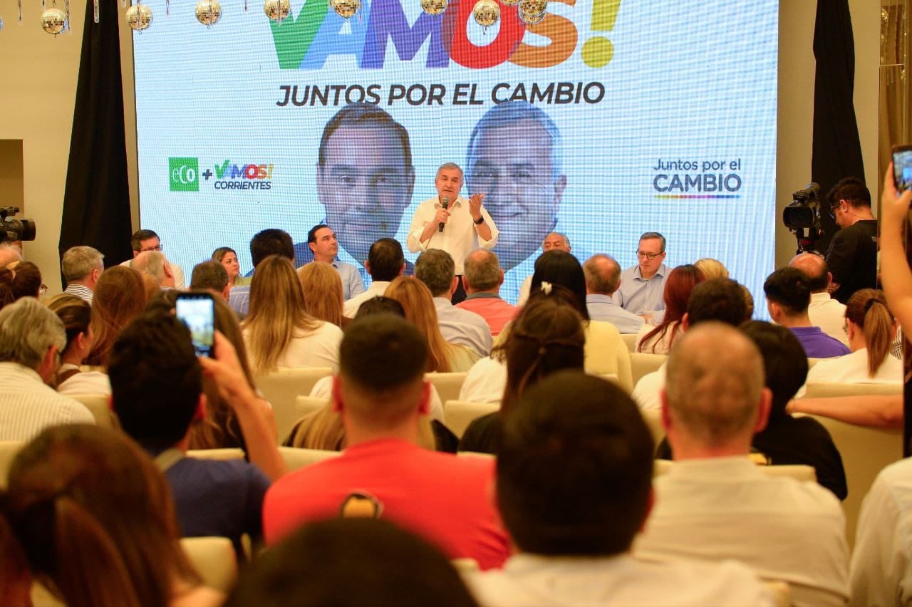 En Corrientes el precandidato a vicepresidente Gerardo Morales mantuvo reuniones con sectores empresariales y productivos, y con el gobernador Valdés recorrió un parque industrial vinculado al sector forestal, en la localidad de Santa Rosa.