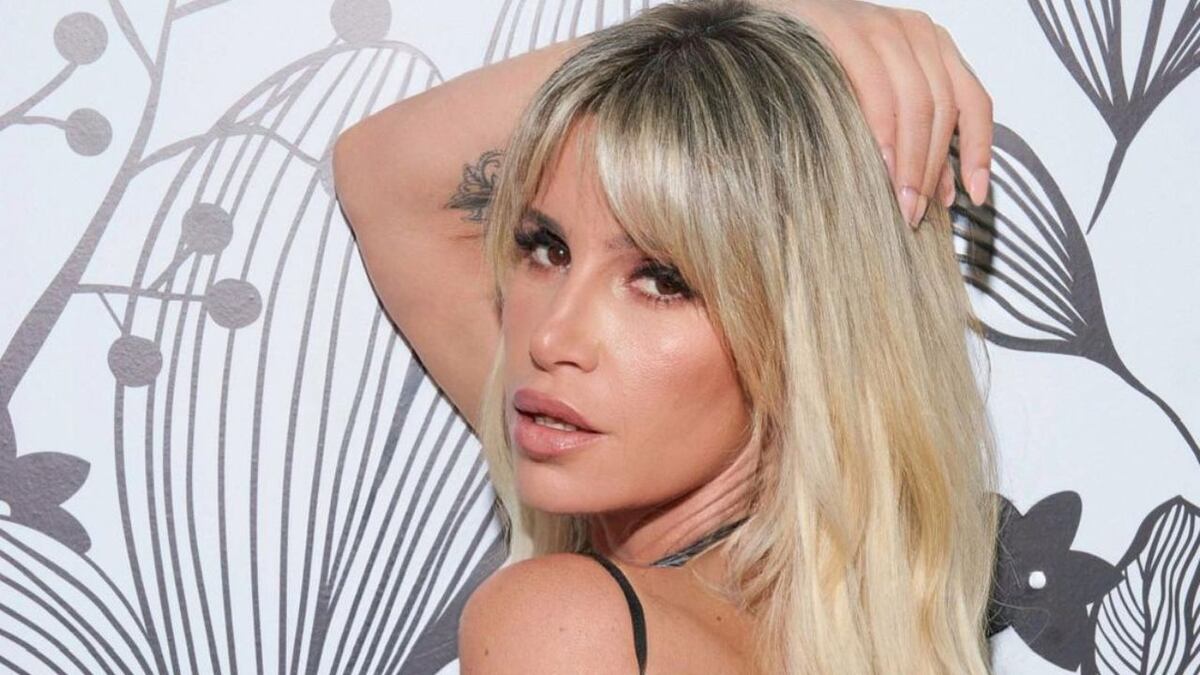 Flor Peña se sumó al color de la temporada y derritió las redes con sus fotos