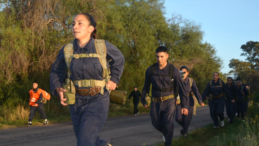 Puerto Belgrano: aspirantes de la ESSA realizaron ejercicios de supervivencia