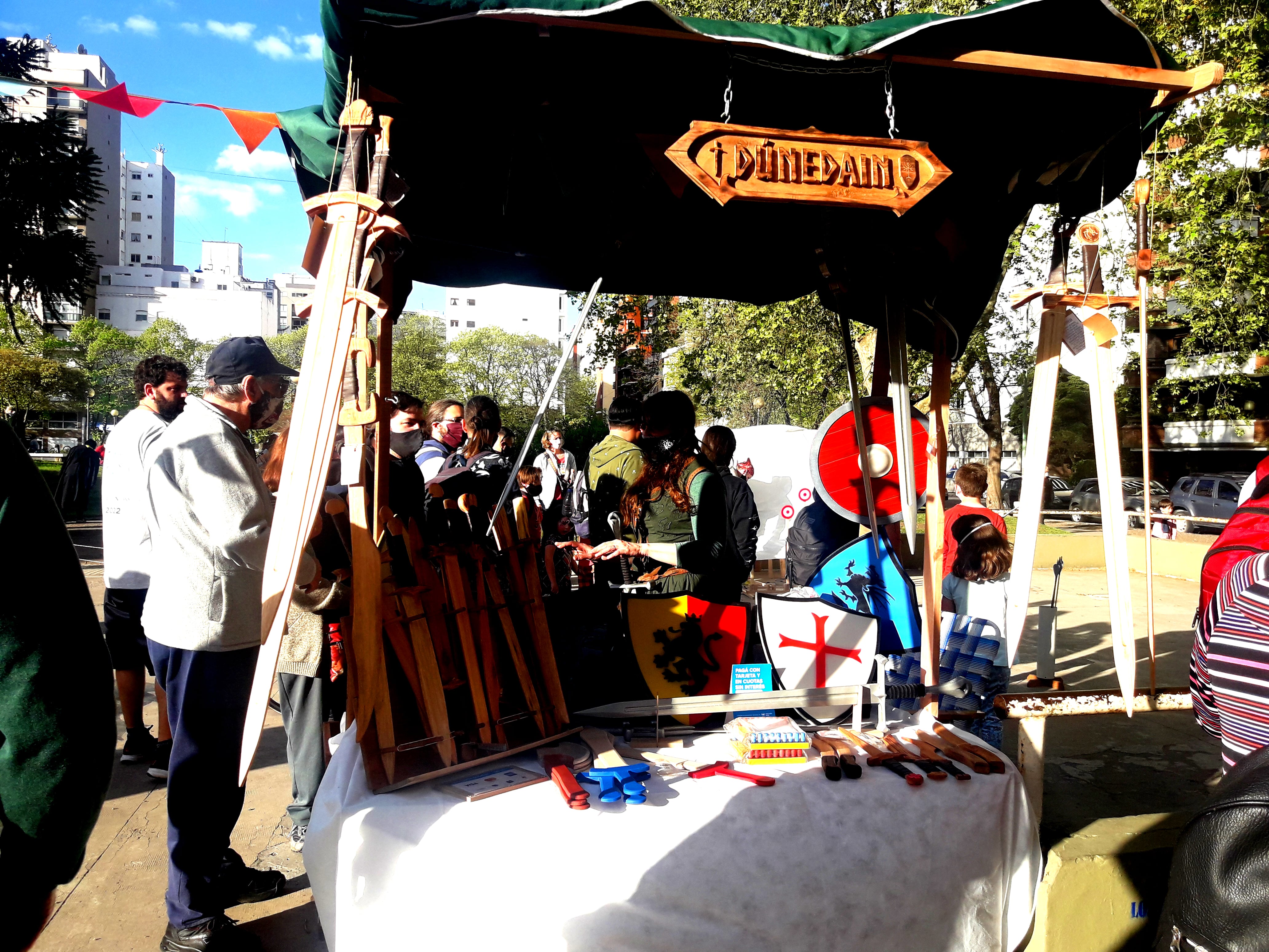 Primer club de combate medieval de la ciudad organizó un evento que recreó escenas de una tradición que lleva 800 años.