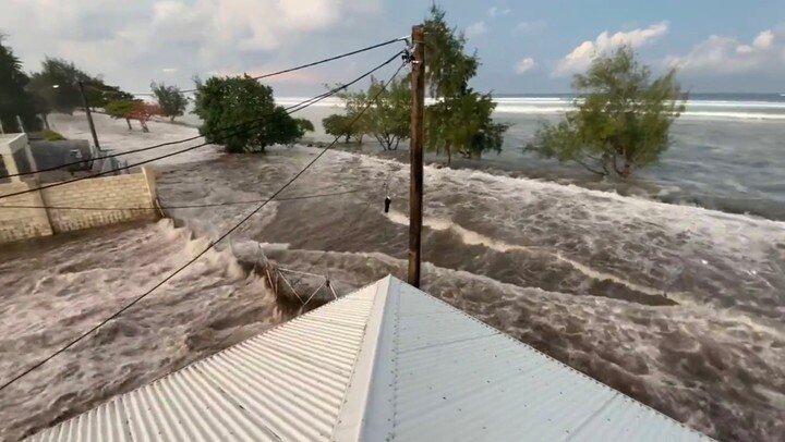 El fenómeno arrasó en la Islas Tonga.