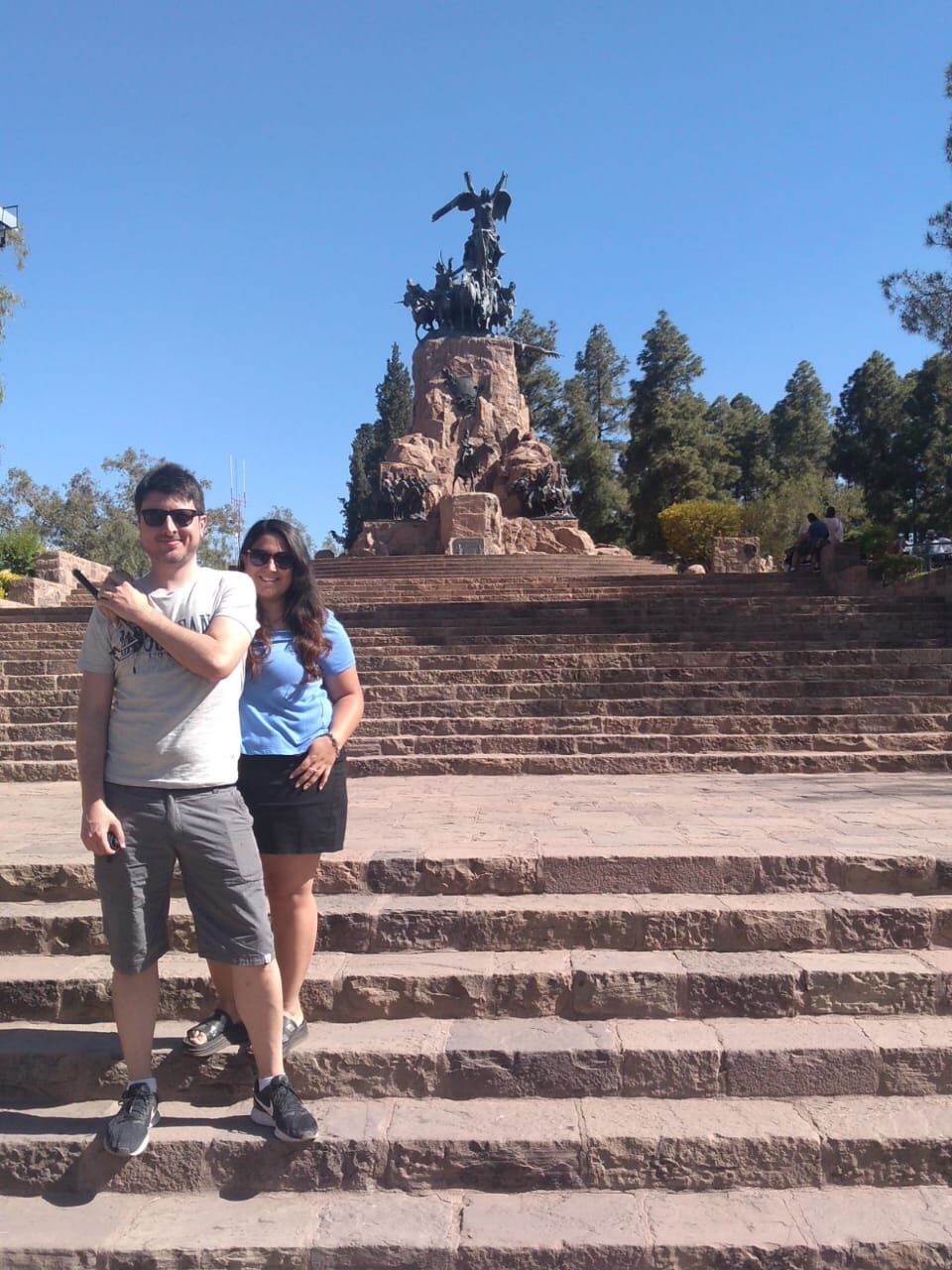 María Agustina y Andrés, un amor que empezó por un vivo de Instagram y a distancia.