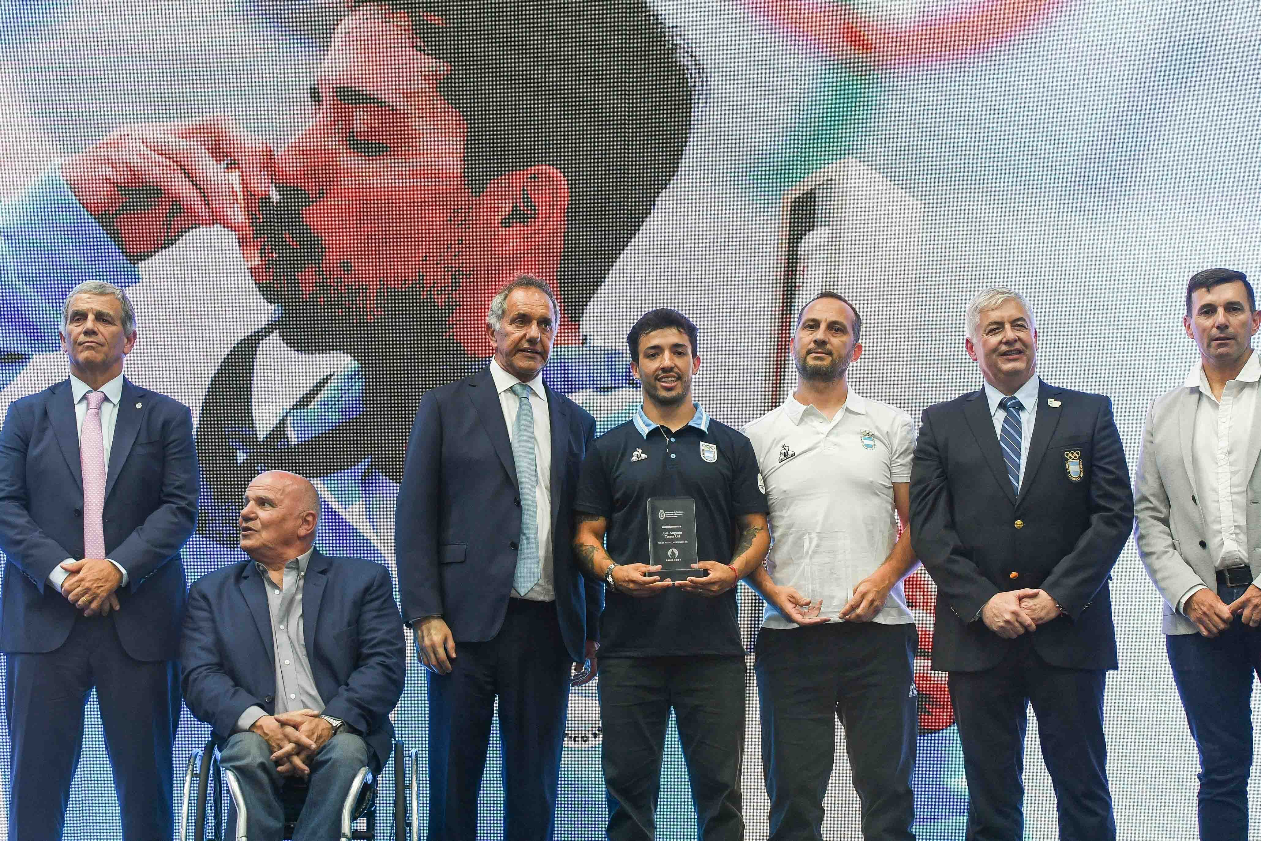 Medallistas olímpicos y paralímpicos argentinos en París 2024 fueron homenajeados en el Cenard. (Prensa Enard)