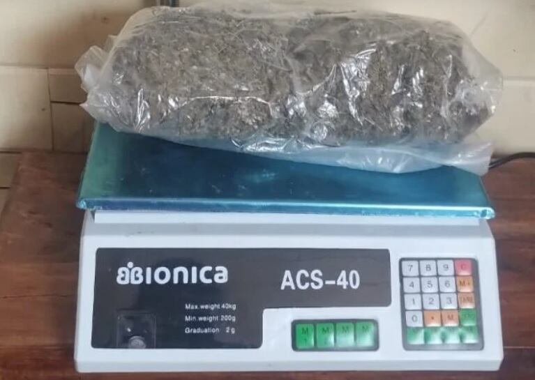 Secuestran marihuana siendo trasladada en “envases” en dos operativos.