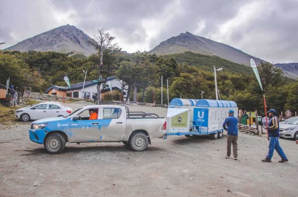 Se trasladó el "Punto Verde Móvil" fue llevado a la base del Glaciar Martial para estar en la carrera de Montaña.