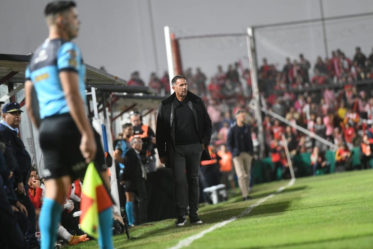 Otra derrota de Instituto y la explicación de Dabove: “Hubo mucha efectividad de River”