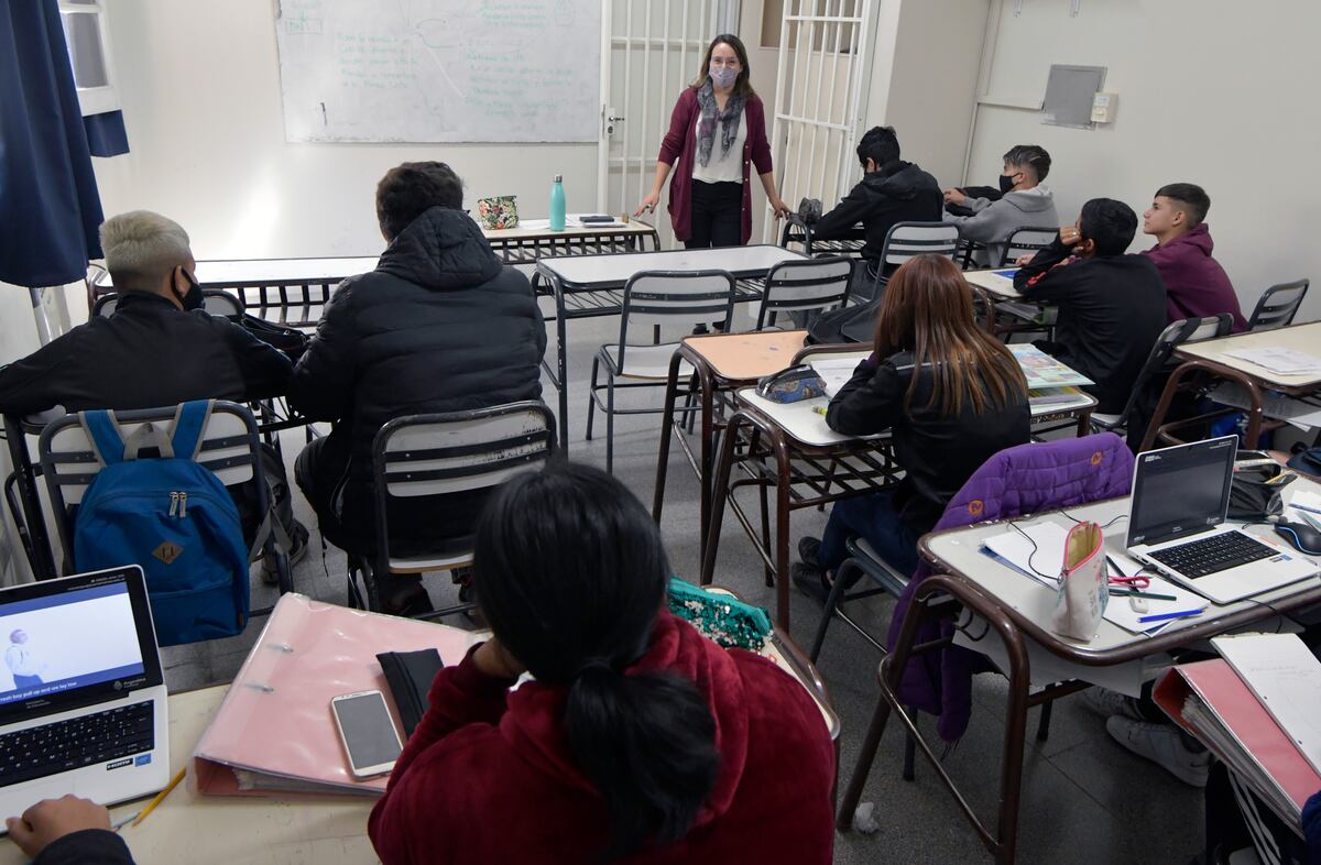 Zonda en Mendoza: suspendieron las clases en el turno tarde, vespertino y noche
