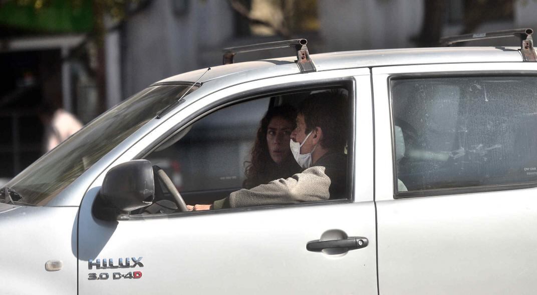 La presencia de auto espectadores es ilimitada, siempre que estén dentro del vehículo. En caso de descender, usar las medidas de prevención vigentes.