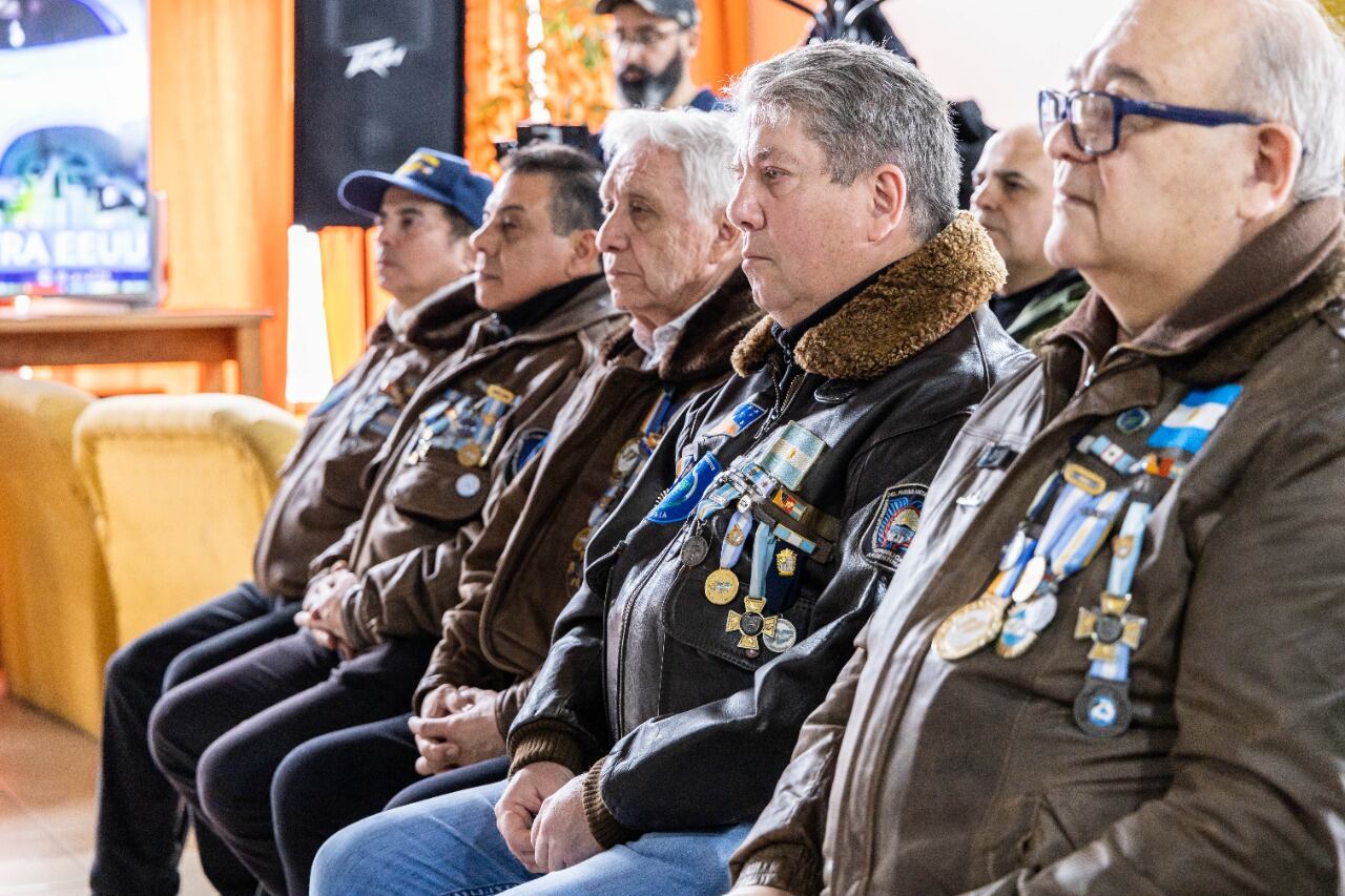 VGM e hijos de la subcomisión "Herederos de la Causa Malvinas" estuvieron presentes en la firma del convenio.