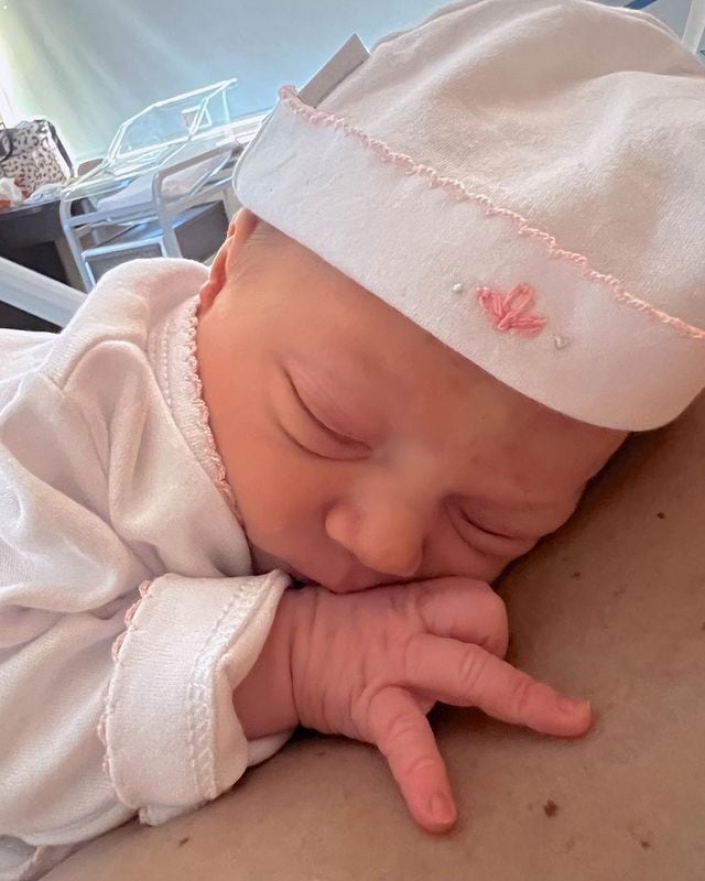 "Bienvenida hija!" el primer posteo de Cale Ruggeri de su hija Vita