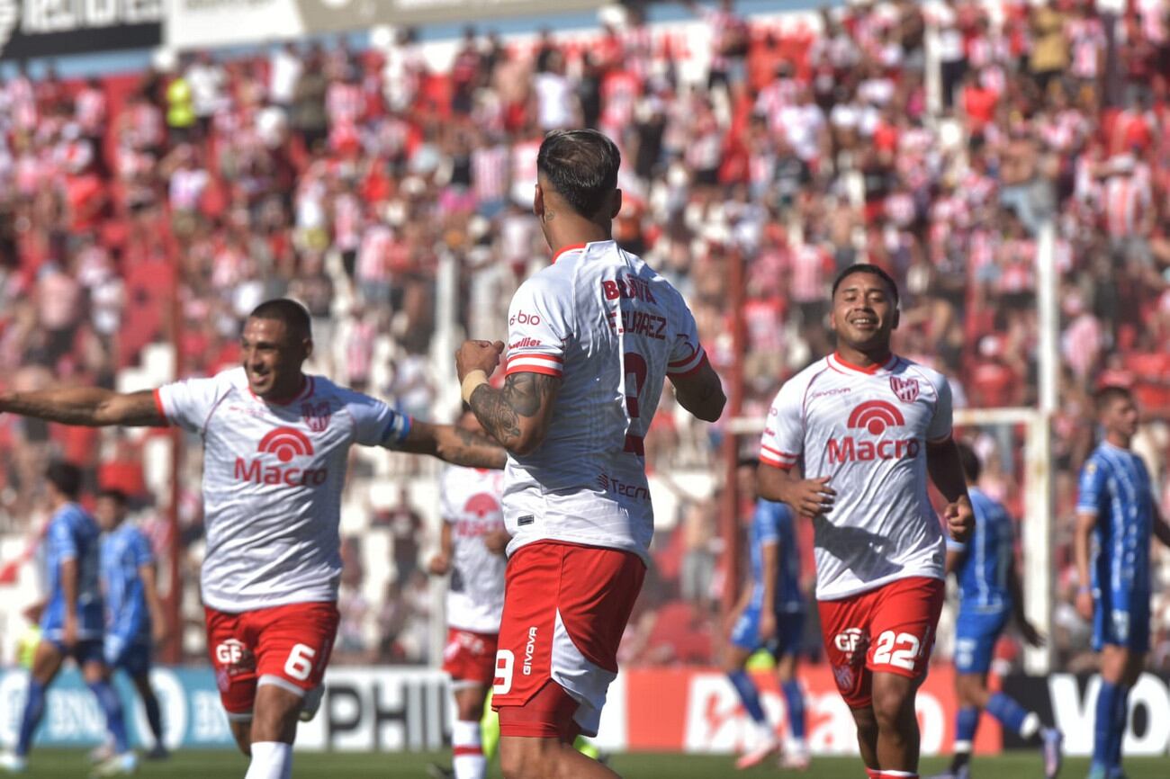 Instituto recibió a Godoy Cruz de Mendoza en el Monumental de Alta Córdoba.  (Facundo Luque / La Voz)