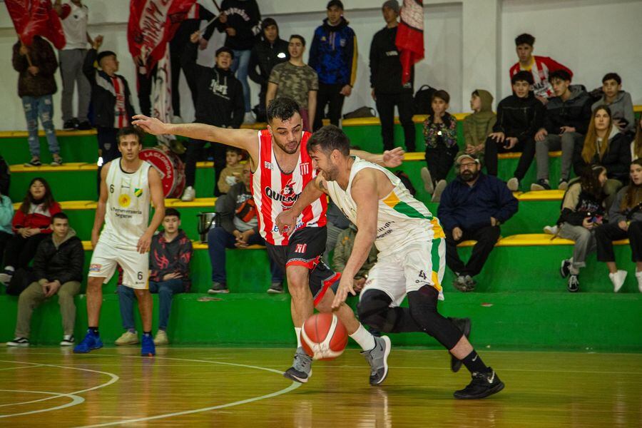 Oficial de Básquet de Tres Arroyos: Triunfos de Costa Sud, Club de Pelota y Sarmiento