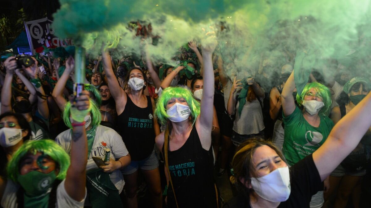 La "marea verde" festejó en las calles de Córdoba.