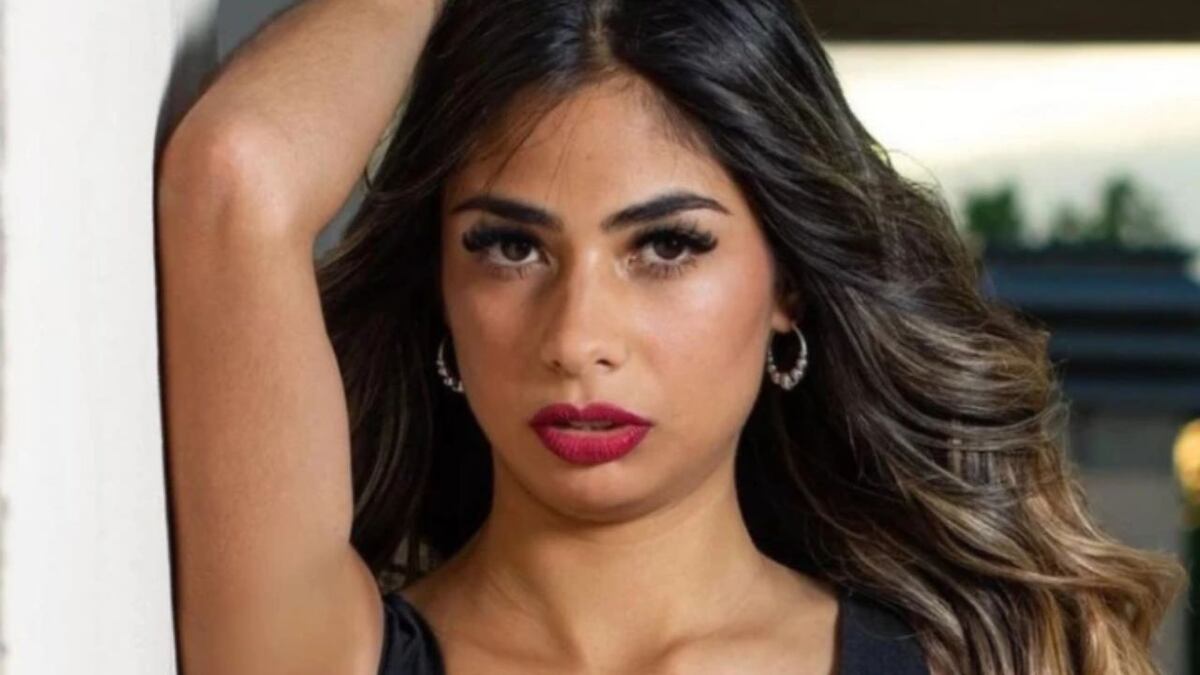 La vez que Daniela de Gran Hermano posó desde el balcón en corpiño y minifalda y causó sensación en redes