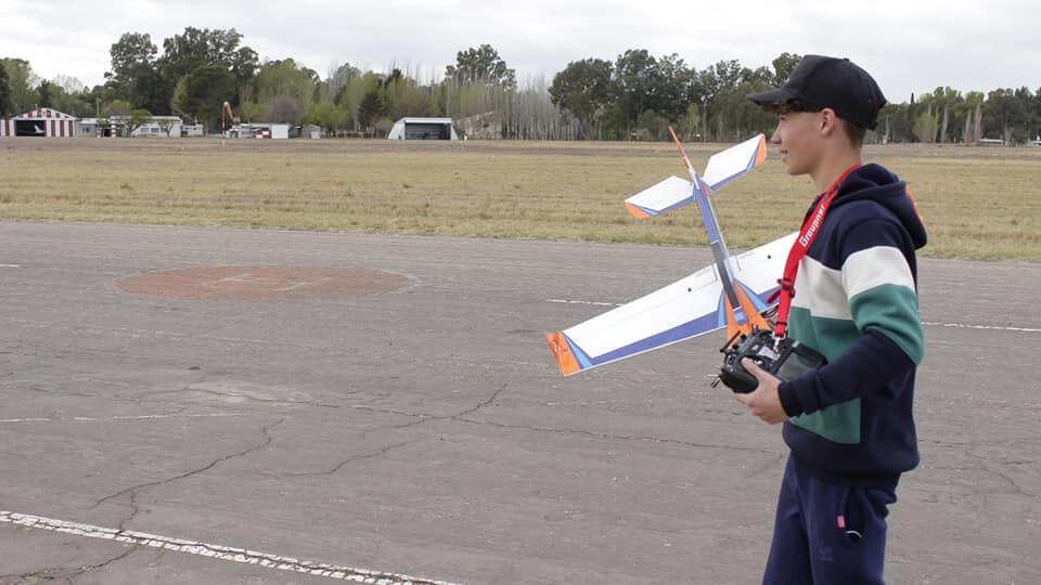 En Alvear se reunieron los fanáticos del aeromodelismo en lo que fue la primera fecha del campeonato Argentino IMAC.