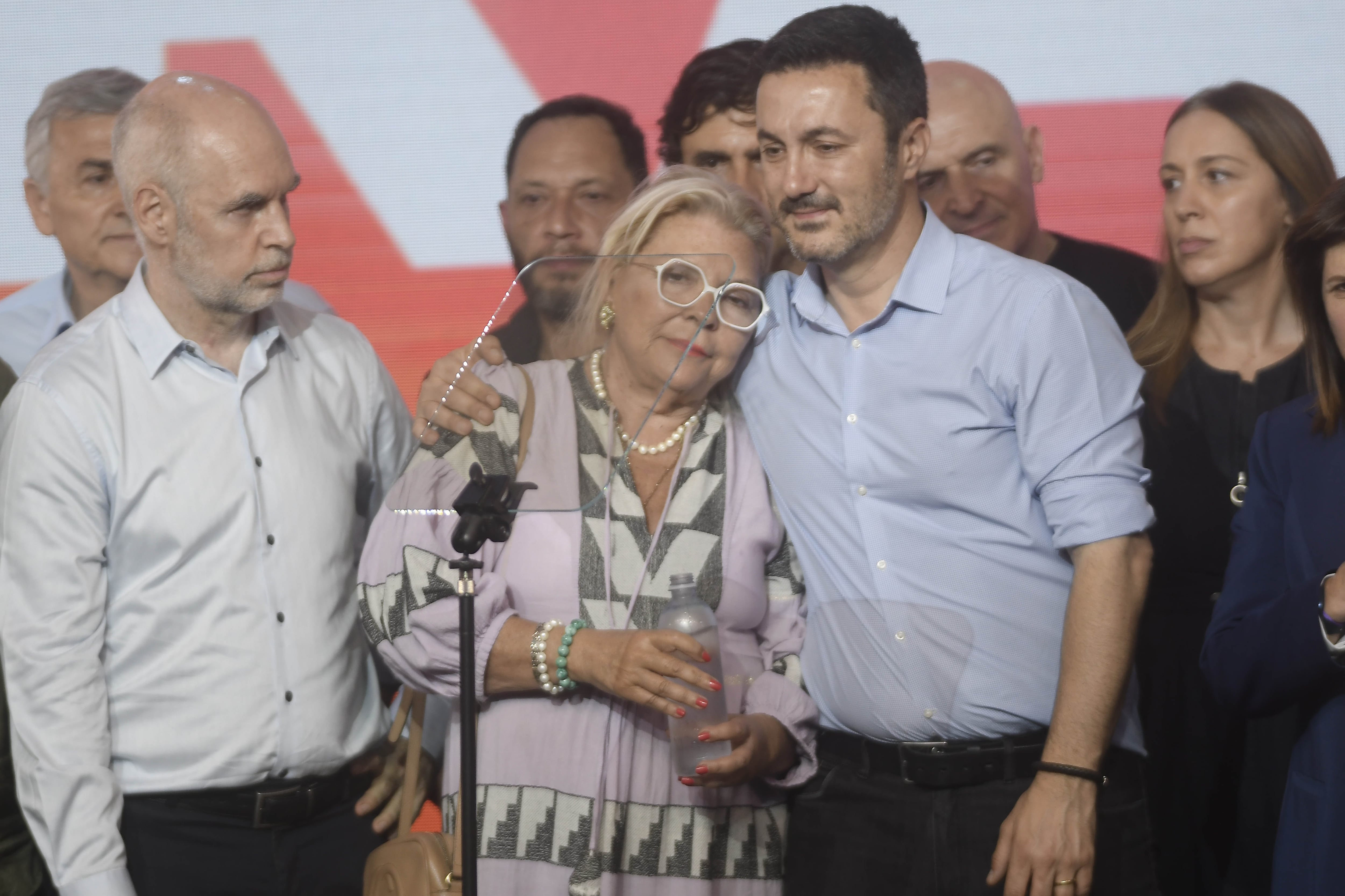 Carrió contra Javier Milei: “Ni usted, ni su hermana, ni Santiago Caputo leyeron la Constitución”
