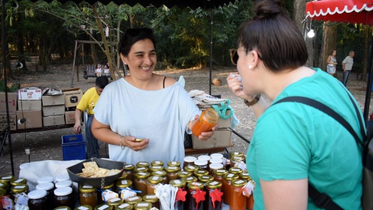 En la feria “Desde el Origen” del Bosquecito Besaccia estuvieron 19 emprendedores