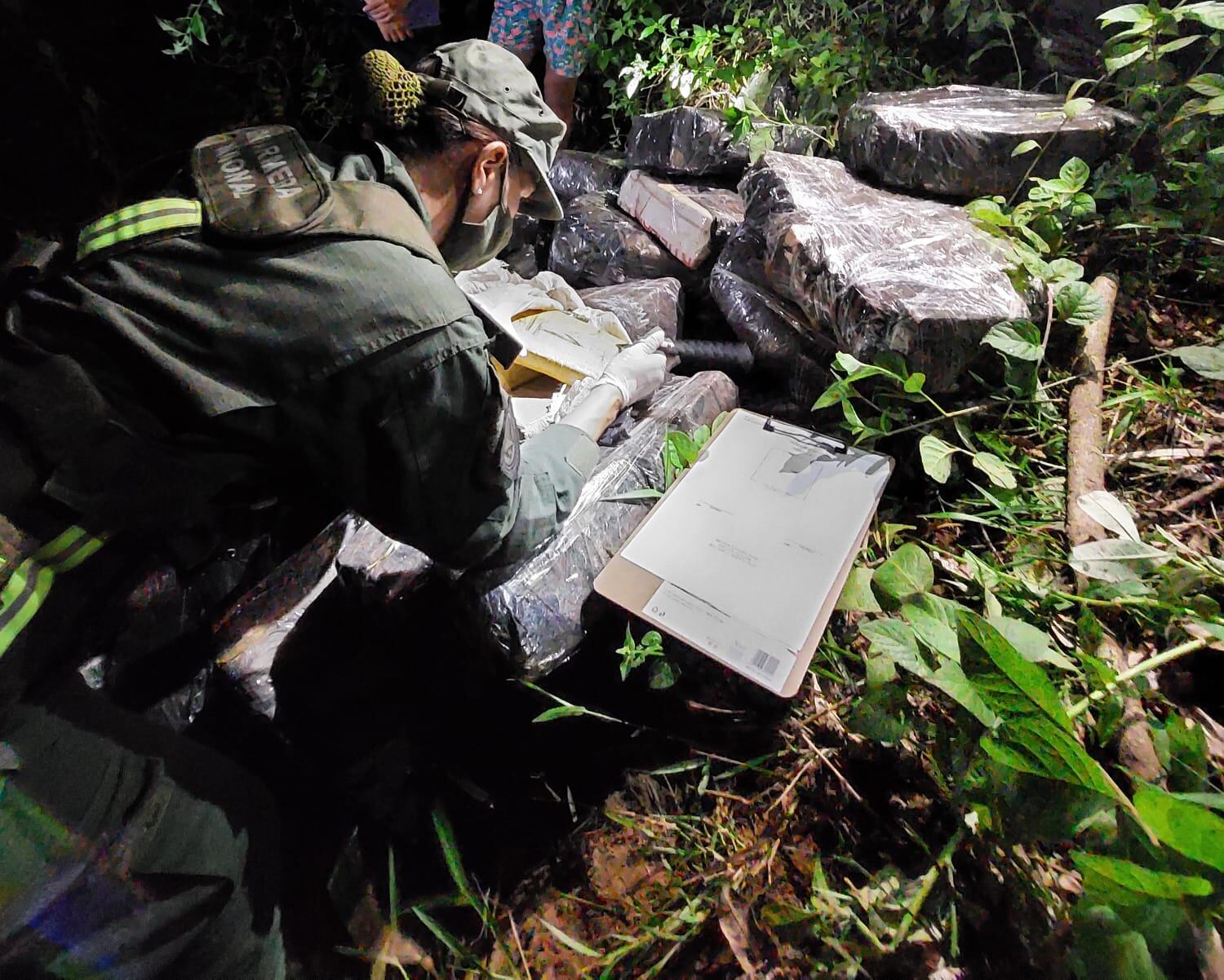 Efectivos de Gendarmería Nacional incautaron media tonelada de marihuana en General Urquiza.