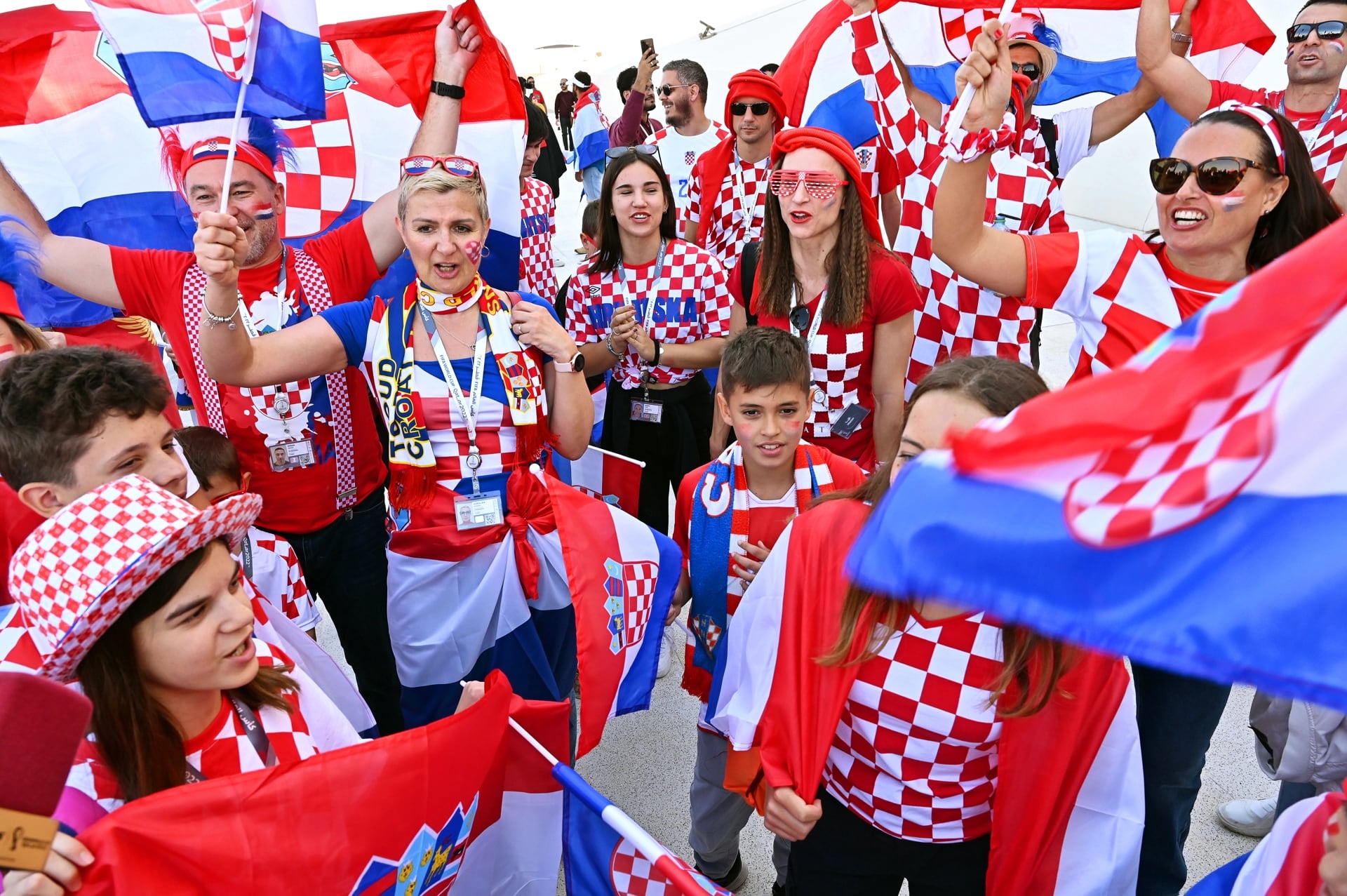 Todo el color de los fanáticos en la Copa, también en la UNC este fin de semana (Foto: EFE).