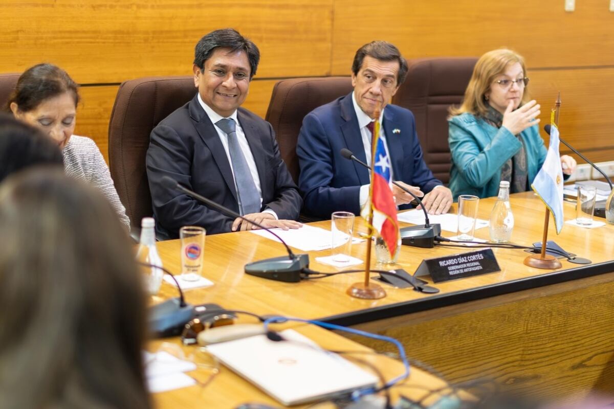 Además del Corredor Bioceánico, en Chile interesa una conexión aérea Antofagasta - Jujuy