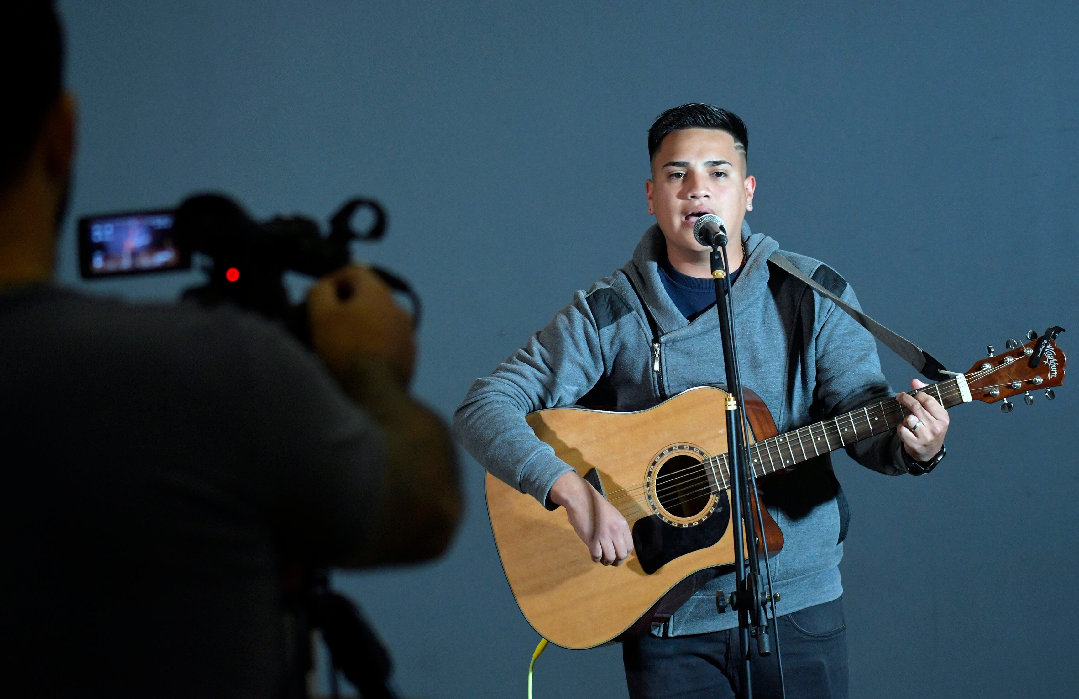 Casting de cantantes del "Canta Conmigo Ahora" en el Arena Maipú
En la foto: Enzo Flores Huesito.




