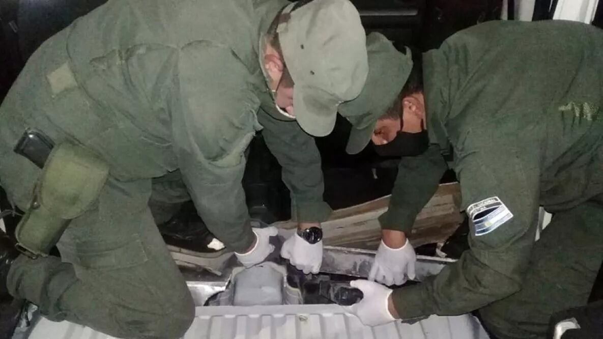 A través de una encomienda y escondido en un parlante, buscaban transportar 5 kilos de cocaína.