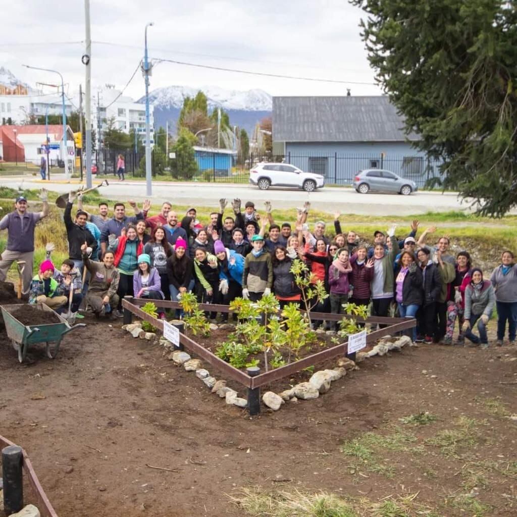 Exitosa jornada de plantación de árboles autóctonos en Ushuaia