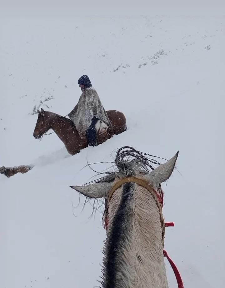 La nieve acumulada llegó a superar el metro y medio.