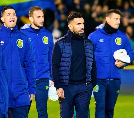 Carlos Tévez en su debut como entrenador de Rosario Central.