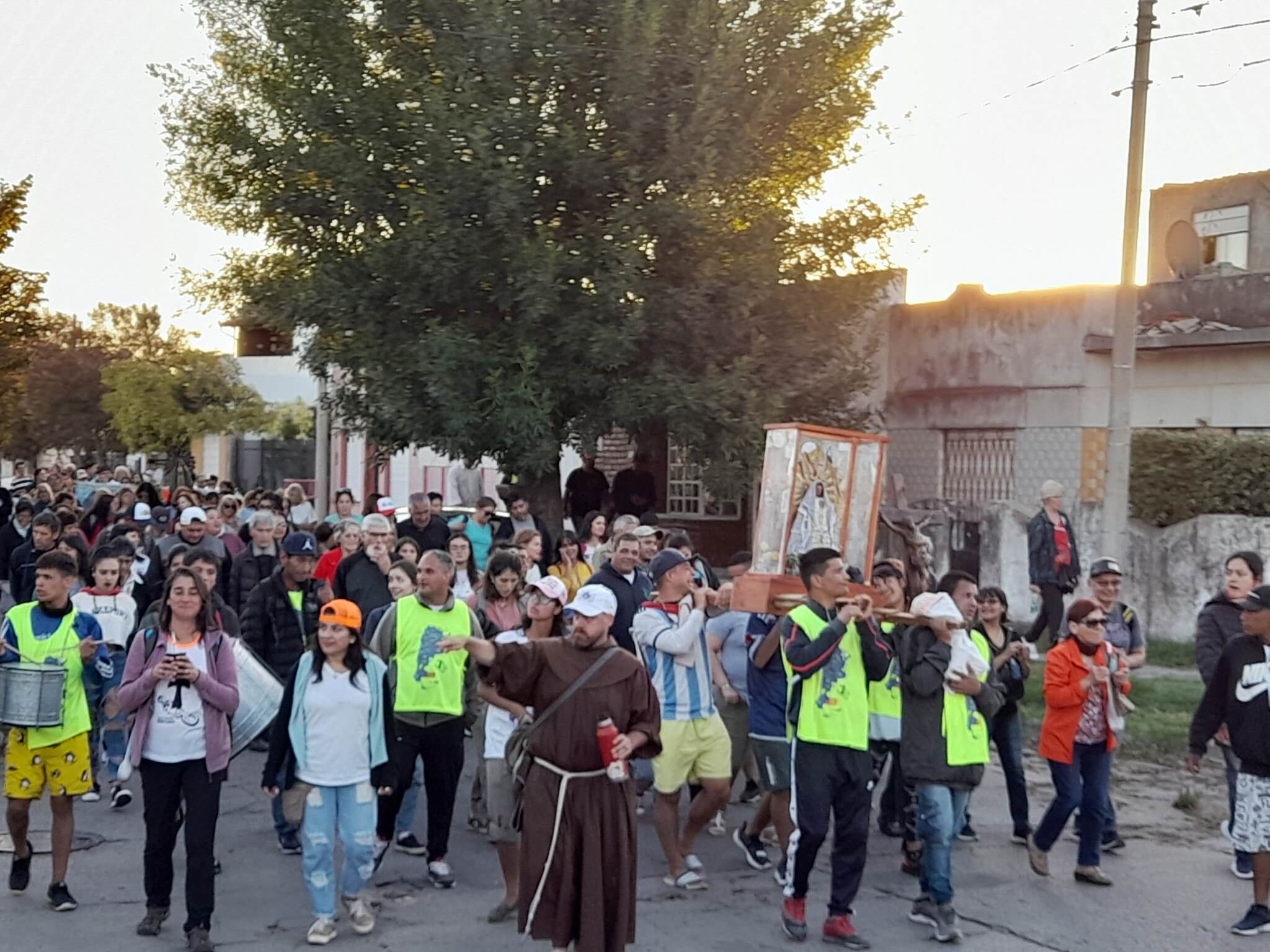 Una gran multitud acompañó a la peregrinación nacional que llegó a Punta Alta