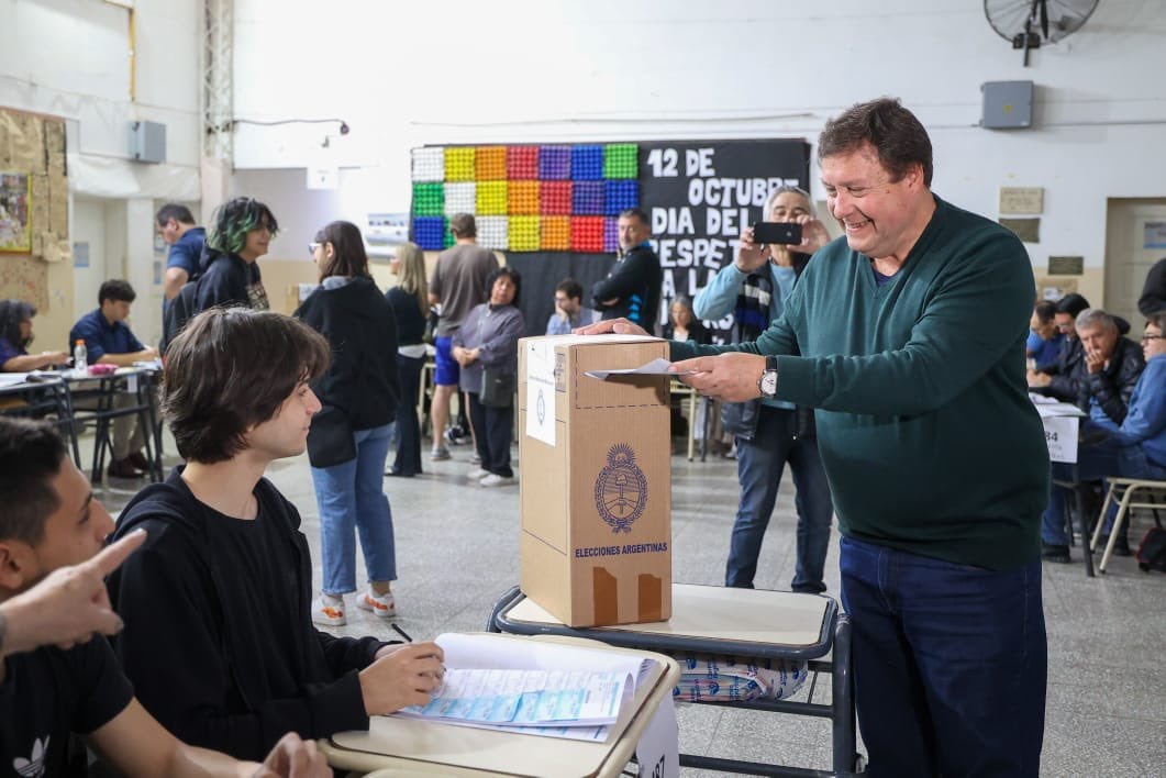 Elecciones presidenciales 2023: Carreras y Weretilneck votaron en Río Negro.