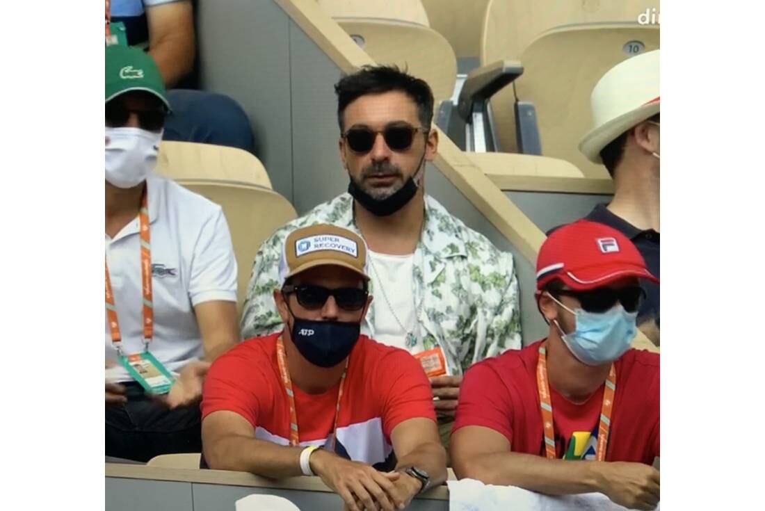 Pocho Lavezzi fue a alentar al Peque Schwartzman en Roland Garros.