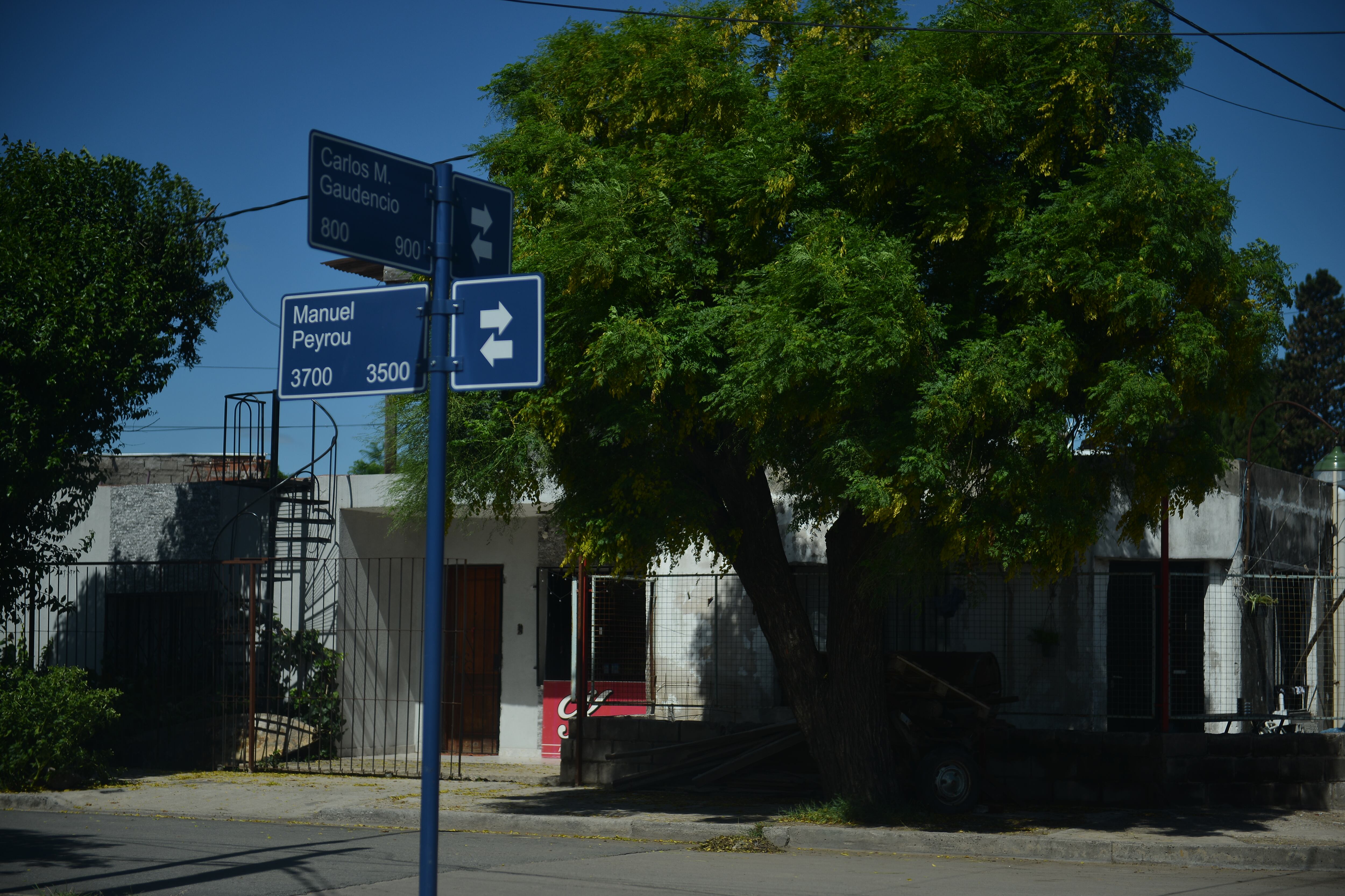 Mataron a un hombre de al menos 3 balazos en una venganza.
Lugar: avenida Parravicini y calle Carlos María Gaudencio, Bº Gral. Savio.(Cesar Heredia/La Voz)