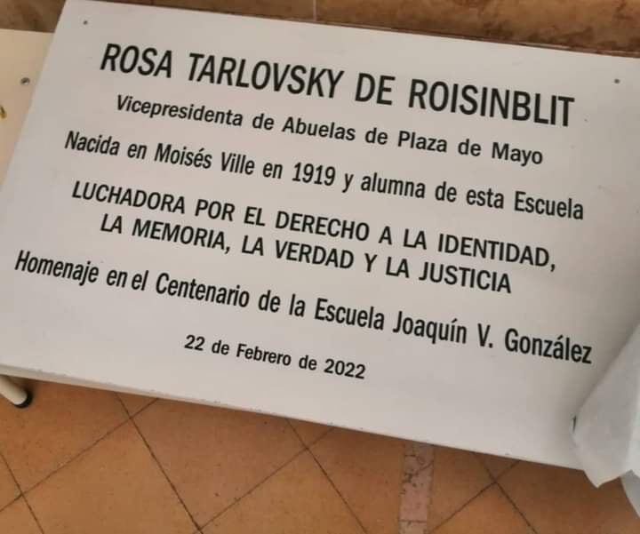 La placa conmemorativa que ya se hizo en Moises Ville