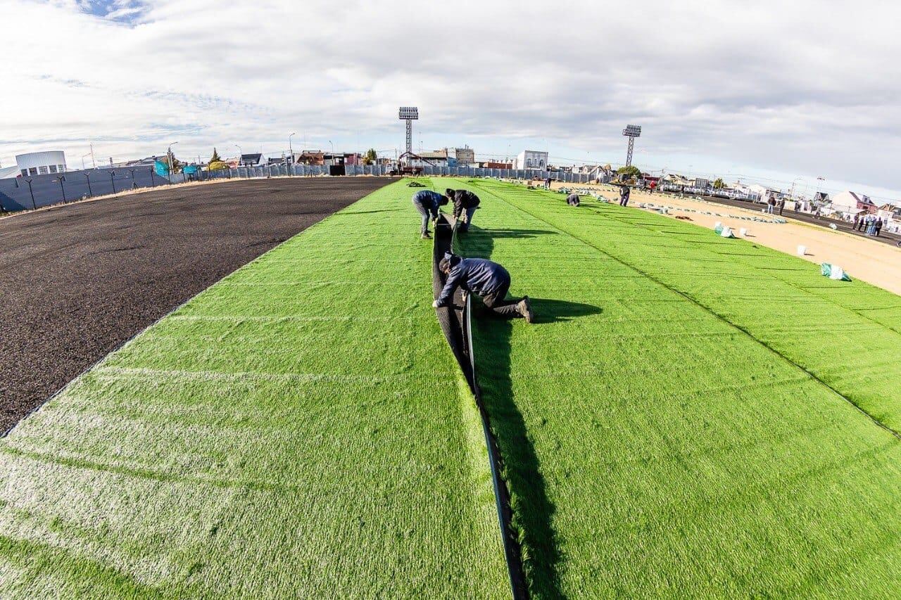 Río Grande: avanza la obra de la cancha de césped sintético del Centro Deportivo Municipal