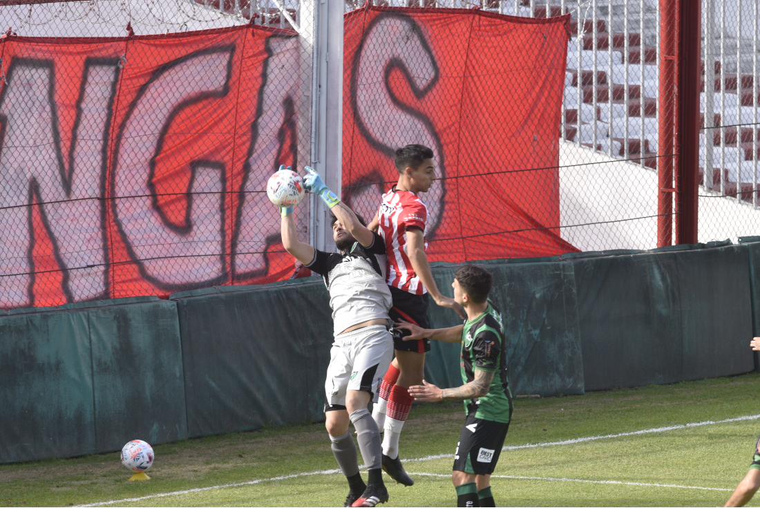 Instituto y San Martín de San Juan, en duelo jugado en Alta Córdoba. (Foto: Ramiro Pereyra)