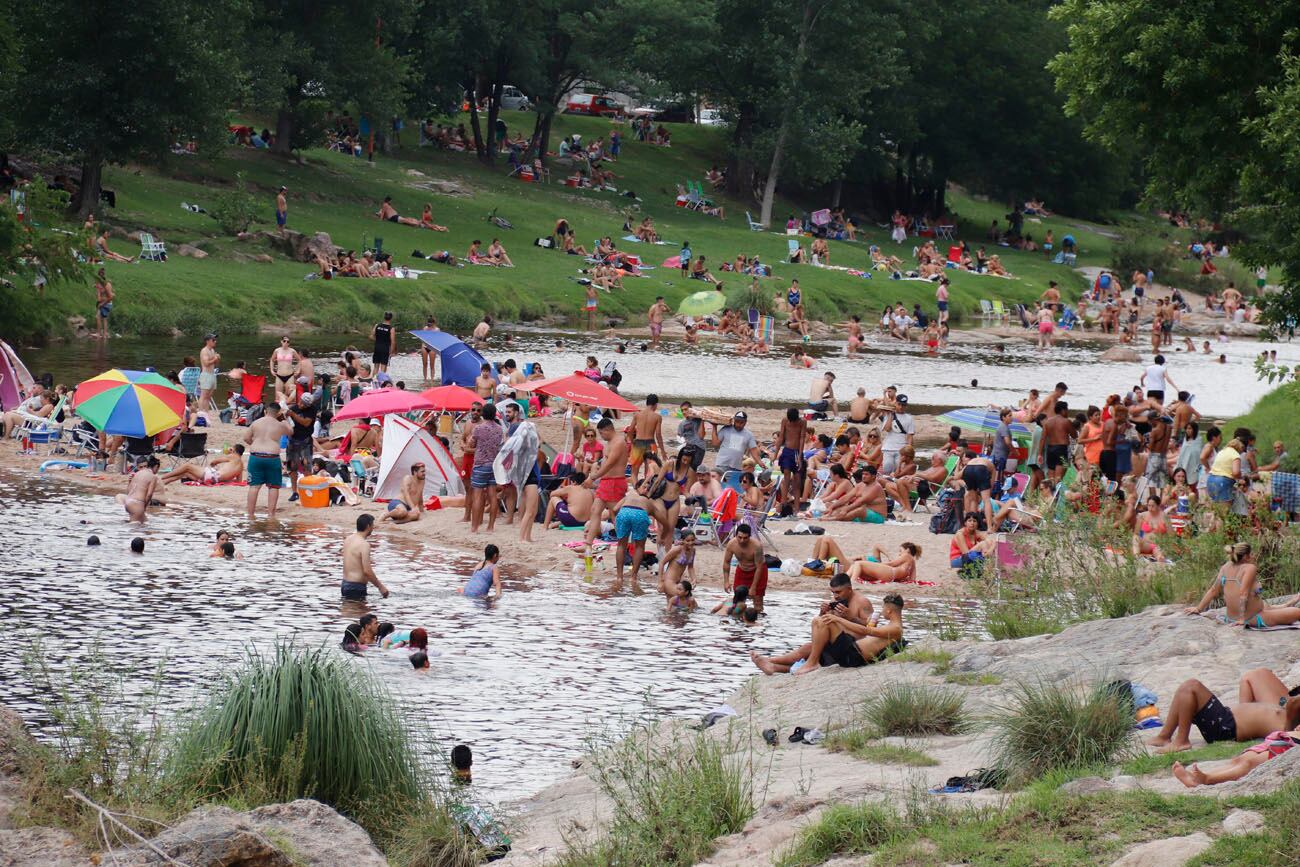 El balneario El Fantasio de Carlos Paz se colmó de gente. (La Voz)