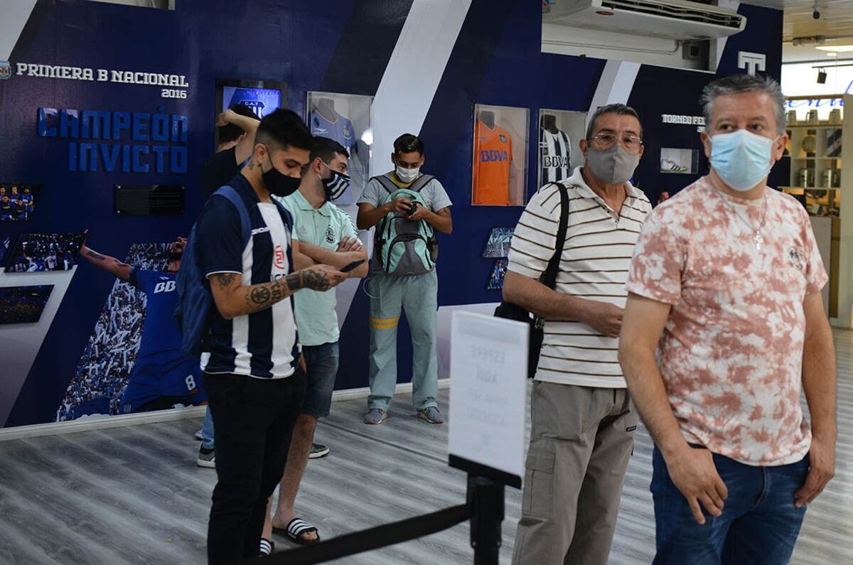 Talleres agotó los lugares en las tribunas Willington y Ardiles