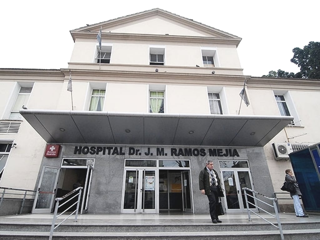 El Hospital Ramos Mejía, donde falleció la víctima.