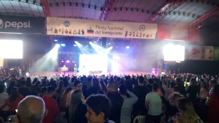 Amar Azul retornó y la rompió en la Fiesta Nacional del Inmigrante en Oberá.